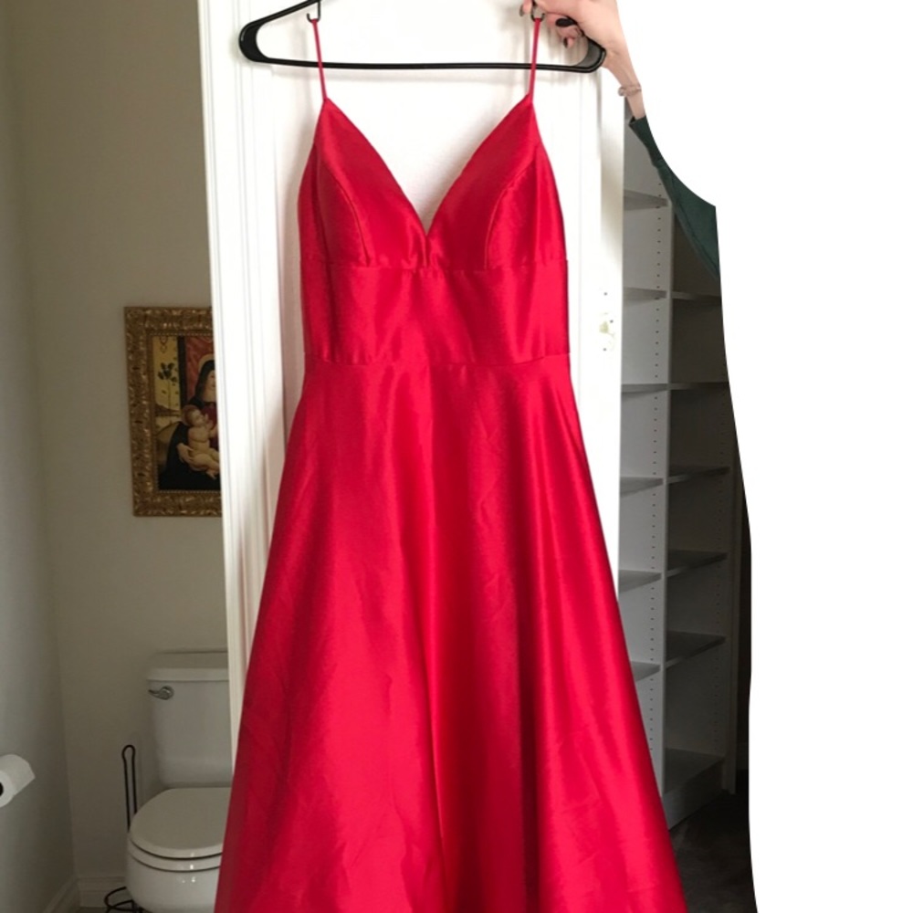 Sweetheart neckline red gown